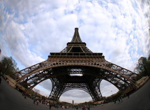 Экскурсия по Парижу. Эйфелева башня. Фото Свободно для коммерческого использования, Атрибуция не требуется. Бесплатное стоковое фото для свободного скачивания