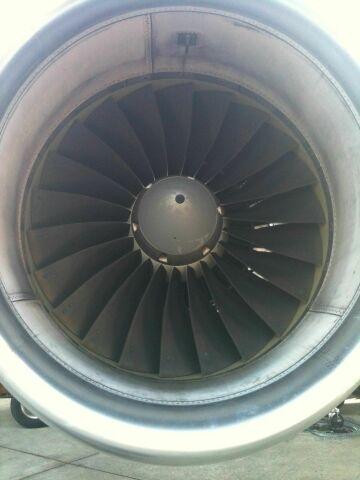 Входное отверстие реактивного двигателя Boeing 757. Фото Свободно для коммерческого использования, Атрибуция не требуется. Бесплатное стоковое фото для свободного скачивания