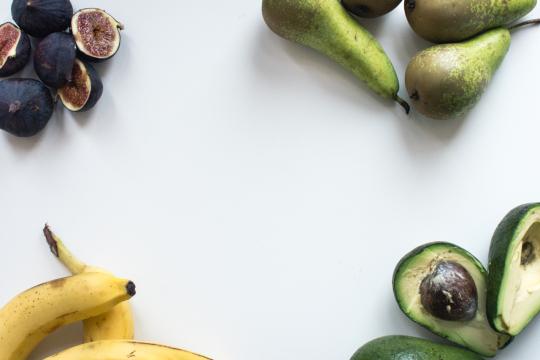 Свежие инжир, бананы, груши и авокадо. Фото Free for commercial use, No attribution required. Бесплатное стоковое фото для свободного скачивания