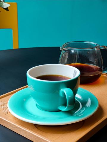 Синяя чашка кофе. Фото Свободно для коммерческого использования, Атрибуция не требуется. Бесплатное стоковое фото для свободного скачивания