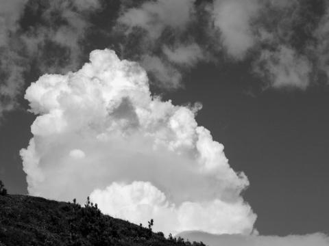 Монохромное небо с облаками. Фото Свободно для коммерческого использования, Атрибуция не требуется. Бесплатное стоковое фото для свободного скачивания