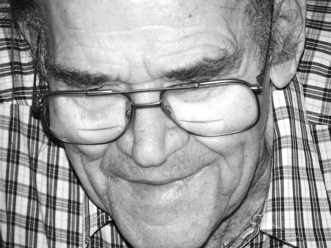 Пожилой мужчина в очках. Фото Свободно для коммерческого использования, Атрибуция не требуется. Бесплатное стоковое фото для свободного скачивания
