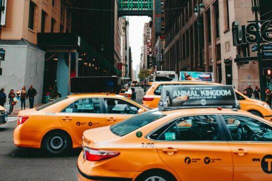 Желтое такси в Нью-Йорке. Фото Free for commercial use, No attribution required. Бесплатное стоковое фото для свободного скачивания