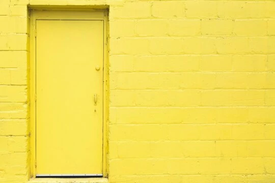 Желтая дверь. Фото Free for commercial use, No attribution required. Бесплатное стоковое фото для свободного скачивания