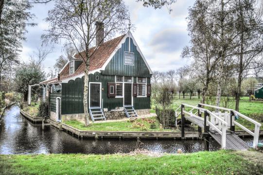 Типичный голландский дом. Фото Свободно для коммерческого использования, Атрибуция не требуется. Бесплатное стоковое фото для свободного скачивания