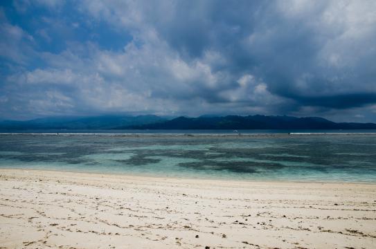 Пляж в Индонезии. Фото Свободно для коммерческого использования, Атрибуция не требуется. Бесплатное стоковое фото для свободного скачивания