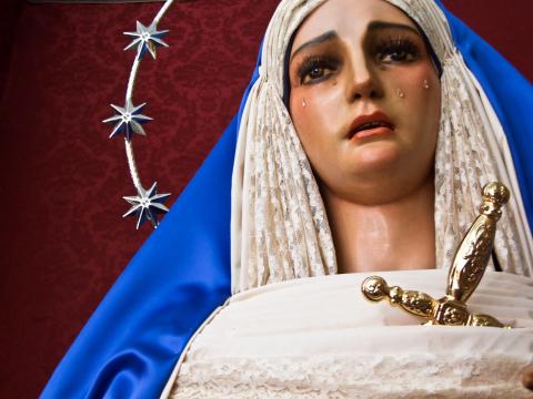 Фигура Девы Марии. Фото Свободно для коммерческого использования, Атрибуция не требуется. Бесплатное стоковое фото для свободного скачивания
