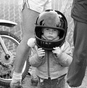 Малыш-мотоциклист. Фото Свободно для коммерческого использования, Атрибуция не требуется. Бесплатное стоковое фото для свободного скачивания