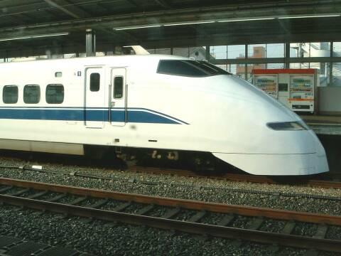 Скоростной поезд Японии. Фото Свободно для коммерческого использования, Атрибуция не требуется. Бесплатное стоковое фото для свободного скачивания