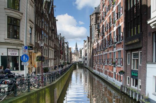 Амстердамский канал (3). Фото Свободно для коммерческого использования, Атрибуция не требуется. Бесплатное стоковое фото для свободного скачивания