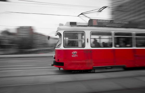 Трамвай в Вене. Фото Free for commercial use, No attribution required. Бесплатное стоковое фото для свободного скачивания