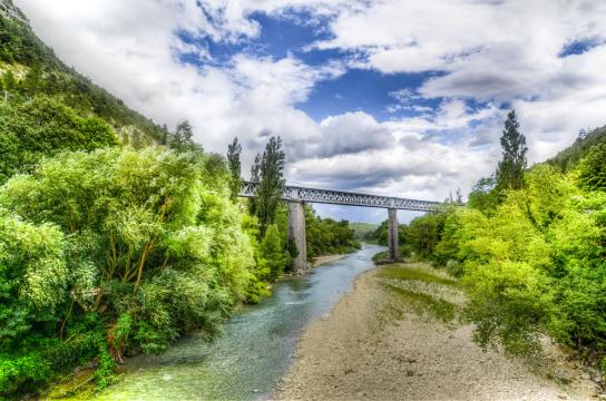 Мост во Франции. Фото Free for commercial use, No attribution required. Бесплатное стоковое фото для свободного скачивания
