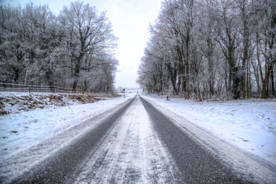 Зимняя дорога (2). Фото Свободно для коммерческого использования, Атрибуция не требуется. Бесплатное стоковое фото для свободного скачивания