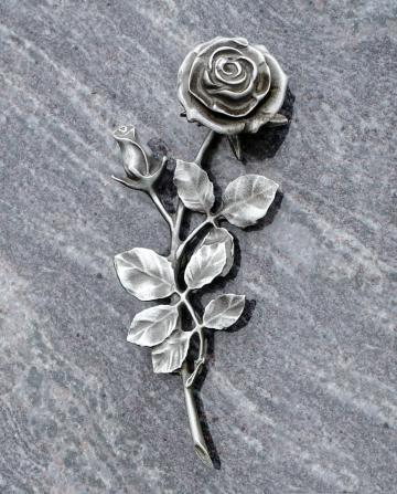 Серебряная роза на мраморе. Фото Свободно для коммерческого использования, Атрибуция не требуется. Бесплатное стоковое фото для свободного скачивания
