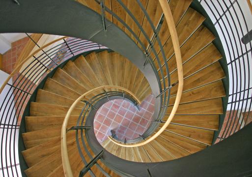 Винтовая лестница. Фото Free for commercial use, No attribution required. Бесплатное стоковое фото для свободного скачивания