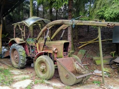 Старый трактор. Фото Free for commercial use, No attribution required. Бесплатное стоковое фото для свободного скачивания
