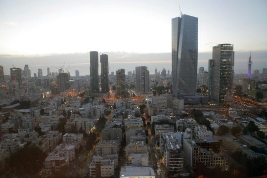 Тель-Авив вечером. Фото Free for commercial use, No attribution required. Бесплатное стоковое фото для свободного скачивания