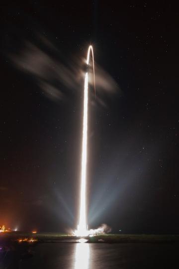 Взлет космической ракеты. Фото Свободно для коммерческого использования, Атрибуция не требуется. Бесплатное стоковое фото для свободного скачивания