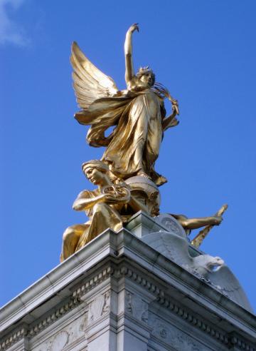 Букингемский дворец (статуя королевы Виктории) (2). Фото Свободно для коммерческого использования, Атрибуция не требуется. Бесплатное стоковое фото для свободного скачивания