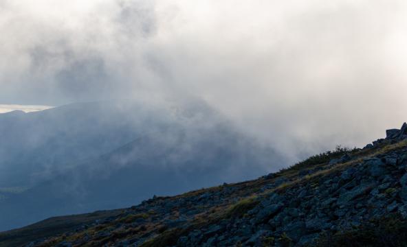 Облака в горах. Фото Free for commercial use, No attribution required. Бесплатное стоковое фото для свободного скачивания