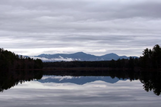Отражение горы в озере. Фото Free for commercial use, No attribution required. Бесплатное стоковое фото для свободного скачивания