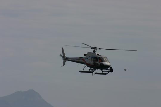 Вертолет в полете (2). Фото Свободно для коммерческого использования, Атрибуция не требуется. Бесплатное стоковое фото для свободного скачивания