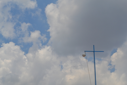 Облака и ЛЭП. Фото Свободно для коммерческого использования, Атрибуция не требуется. Бесплатное стоковое фото для свободного скачивания