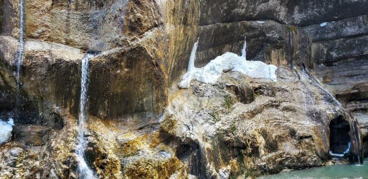 Чегемские водопады в апреле. Фото Free for commercial use, No attribution required. Бесплатное стоковое фото для свободного скачивания