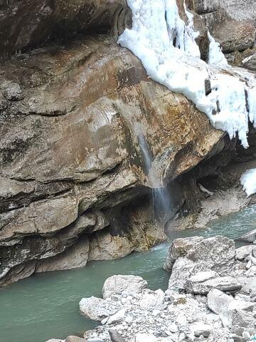 Чегемские водопады весной. Фото Свободно для коммерческого использования, Атрибуция не требуется. Бесплатное стоковое фото для свободного скачивания