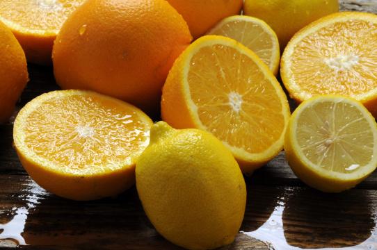 Апельсины и лимоны. Фото Free for commercial use, No attribution required. Бесплатное стоковое фото для свободного скачивания