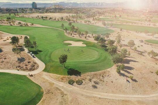 Вид с воздуха на поле для гольфа. Фото Свободно для коммерческого использования, Атрибуция не требуется. Бесплатное стоковое фото для свободного скачивания
