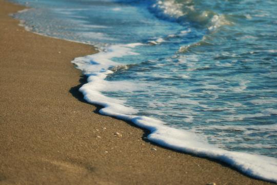 Пляжные песчаные волны (3). Фото Свободно для коммерческого использования, Атрибуция не требуется. Бесплатное стоковое фото для свободного скачивания