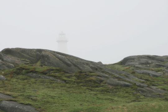 Туман на берегу маяка. Фото Free for commercial use, No attribution required. Бесплатное стоковое фото для свободного скачивания