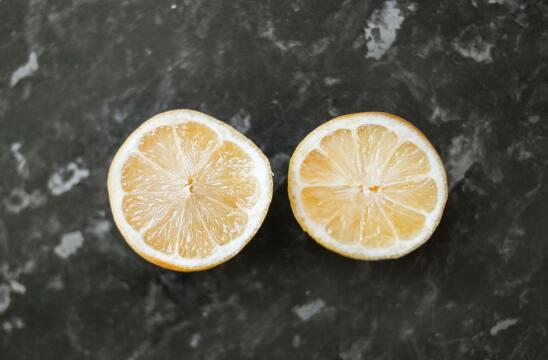 Нарезанный  лимон. Фото Free for commercial use, No attribution required. Бесплатное стоковое фото для свободного скачивания