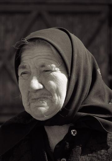 Старая женщина. Фото Free for commercial use, No attribution required. Бесплатное стоковое фото для свободного скачивания