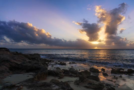 Закат Океан Облака. Фото Free for commercial use, No attribution required. Бесплатное стоковое фото для свободного скачивания
