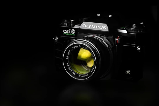 Аналоговая камера Olympus Glossy. Фото Free for commercial use, No attribution required. Бесплатное стоковое фото для свободного скачивания