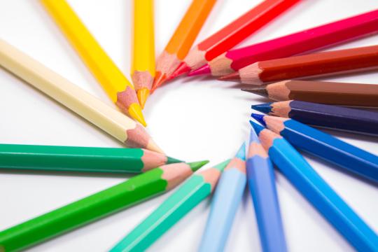 Цветные карандаши (10). Фото Свободно для коммерческого использования, Атрибуция не требуется. Бесплатное стоковое фото для свободного скачивания