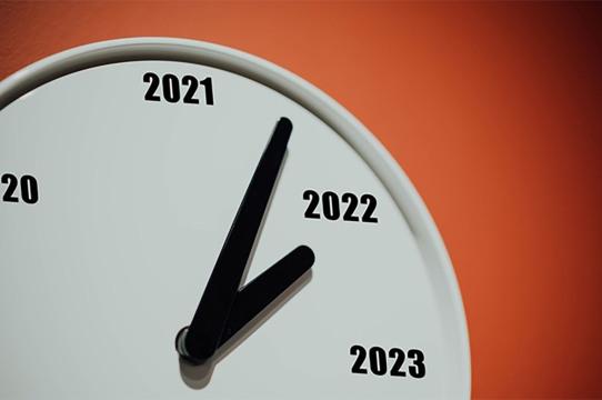 Новогодние часы 2023. Фото Свободно для коммерческого использования, Атрибуция не требуется. Бесплатное стоковое фото для свободного скачивания