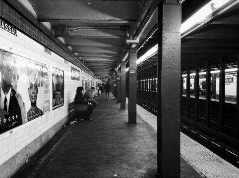 Станция метро. Фото Free for commercial use, No attribution required. Бесплатное стоковое фото для свободного скачивания