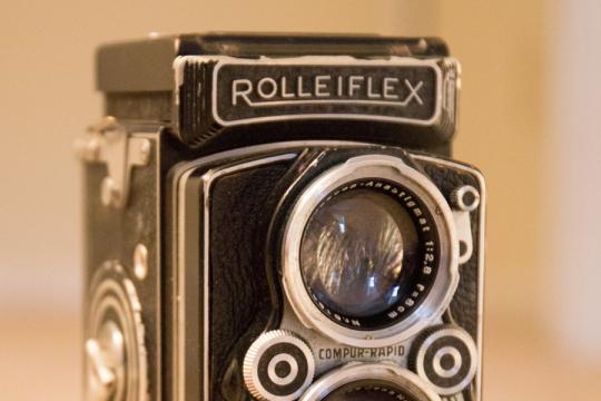 Винтажная камера Rolleiflex. Фото Free for commercial use, No attribution required. Бесплатное стоковое фото для свободного скачивания