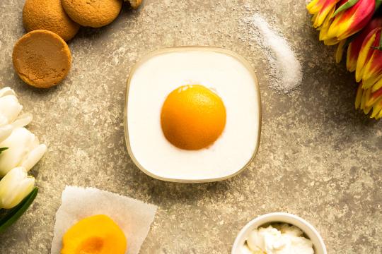 Пирог в виде яйца с персиком. Фото Свободно для коммерческого использования, Атрибуция не требуется. Бесплатное стоковое фото для свободного скачивания