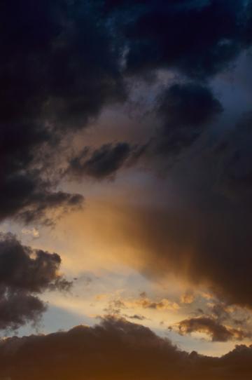 Темное вечернее небо. Фото Free for commercial use, No attribution required. Бесплатное стоковое фото для свободного скачивания