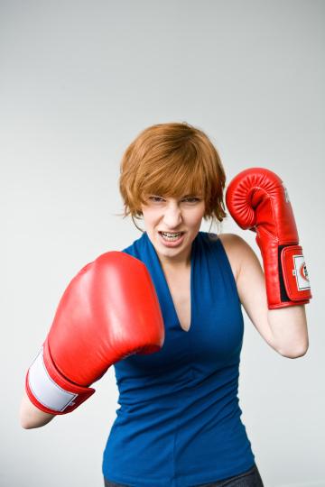 Портрет женщины в боксерских перчатках. Фото Free for commercial use, No attribution required. Бесплатное стоковое фото для свободного скачивания