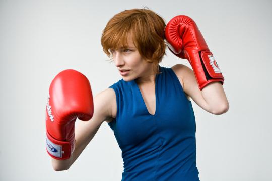 Женщина в боксерских перчатках. Фото Free for commercial use, No attribution required. Бесплатное стоковое фото для свободного скачивания