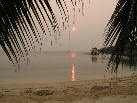 Вечер на острове Роатан, Гондурас. Фото Свободно для коммерческого использования, Атрибуция не требуется. Бесплатное стоковое фото для свободного скачивания