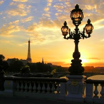 Закат в Париже. Фото Free for commercial use, No attribution required. Бесплатное стоковое фото для свободного скачивания