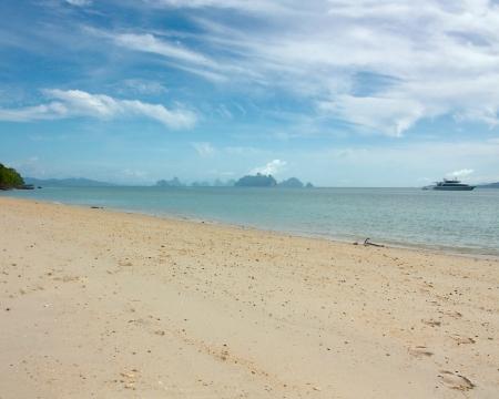 Тропический пляж. Фото Свободно для коммерческого использования, Атрибуция не требуется. Бесплатное стоковое фото для свободного скачивания