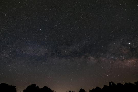 Ночное звездное небо. Фото Free for commercial use, No attribution required. Бесплатное стоковое фото для свободного скачивания