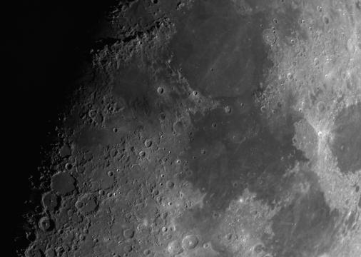 Кратеры на поверхности Луны. Фото Free for commercial use, No attribution required. Бесплатное стоковое фото для свободного скачивания